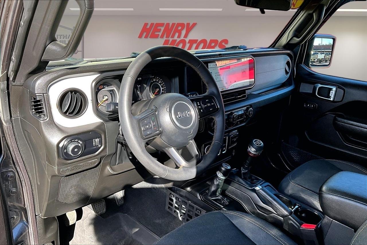 Jeep Wrangler photo 19