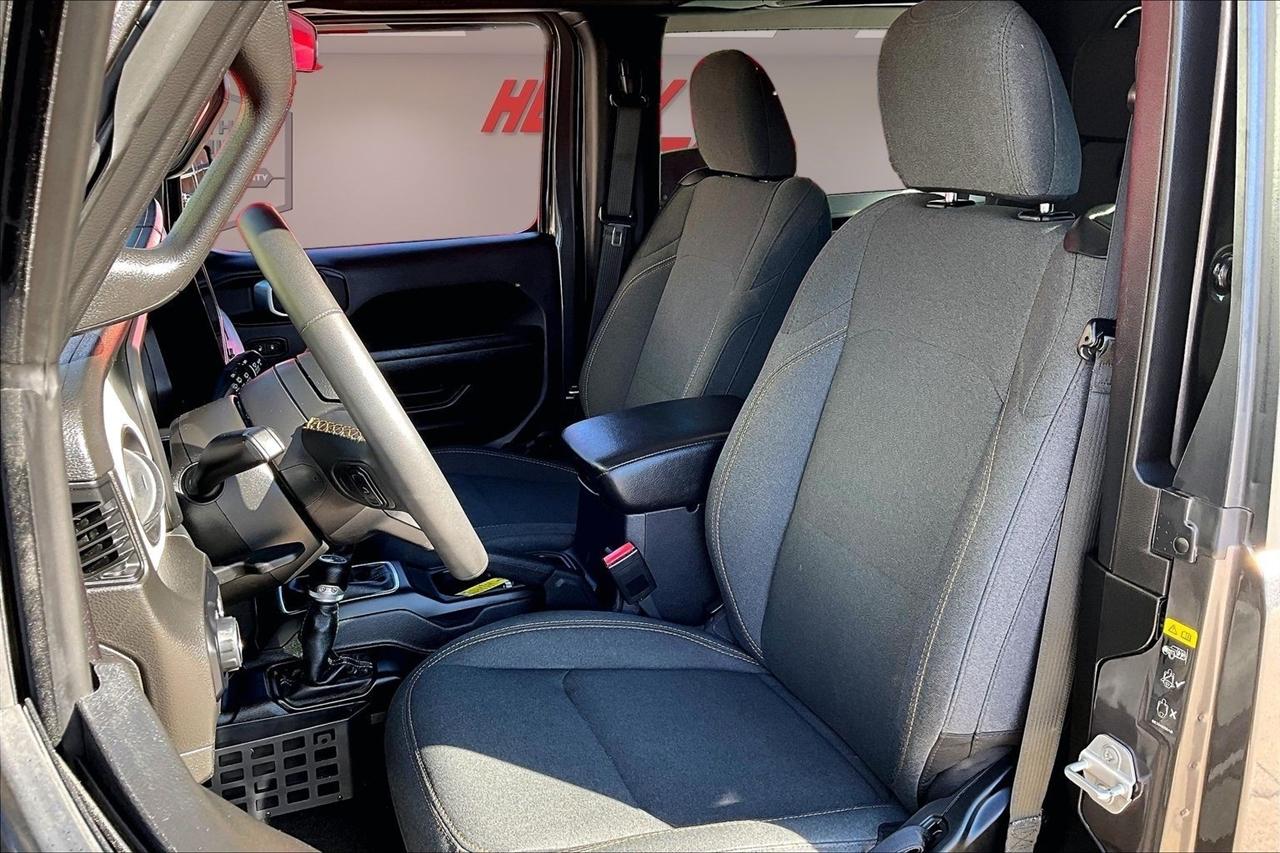 Jeep Wrangler photo 23