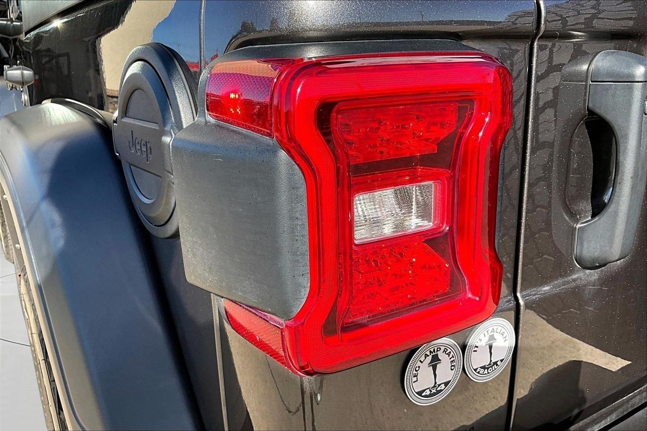 Jeep Wrangler photo 26