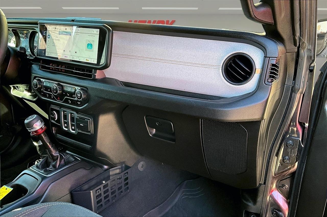 Jeep Wrangler photo 29