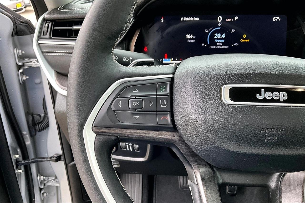 Jeep Grand Cherokee photo 11