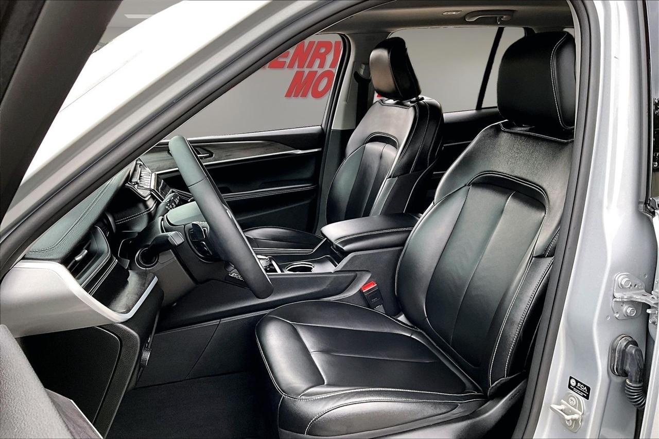 Jeep Grand Cherokee photo 21