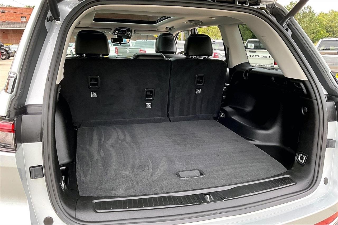 Jeep Grand Cherokee photo 23