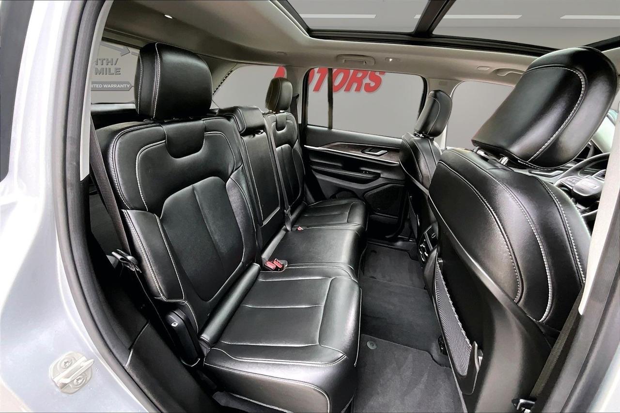 Jeep Grand Cherokee photo 26