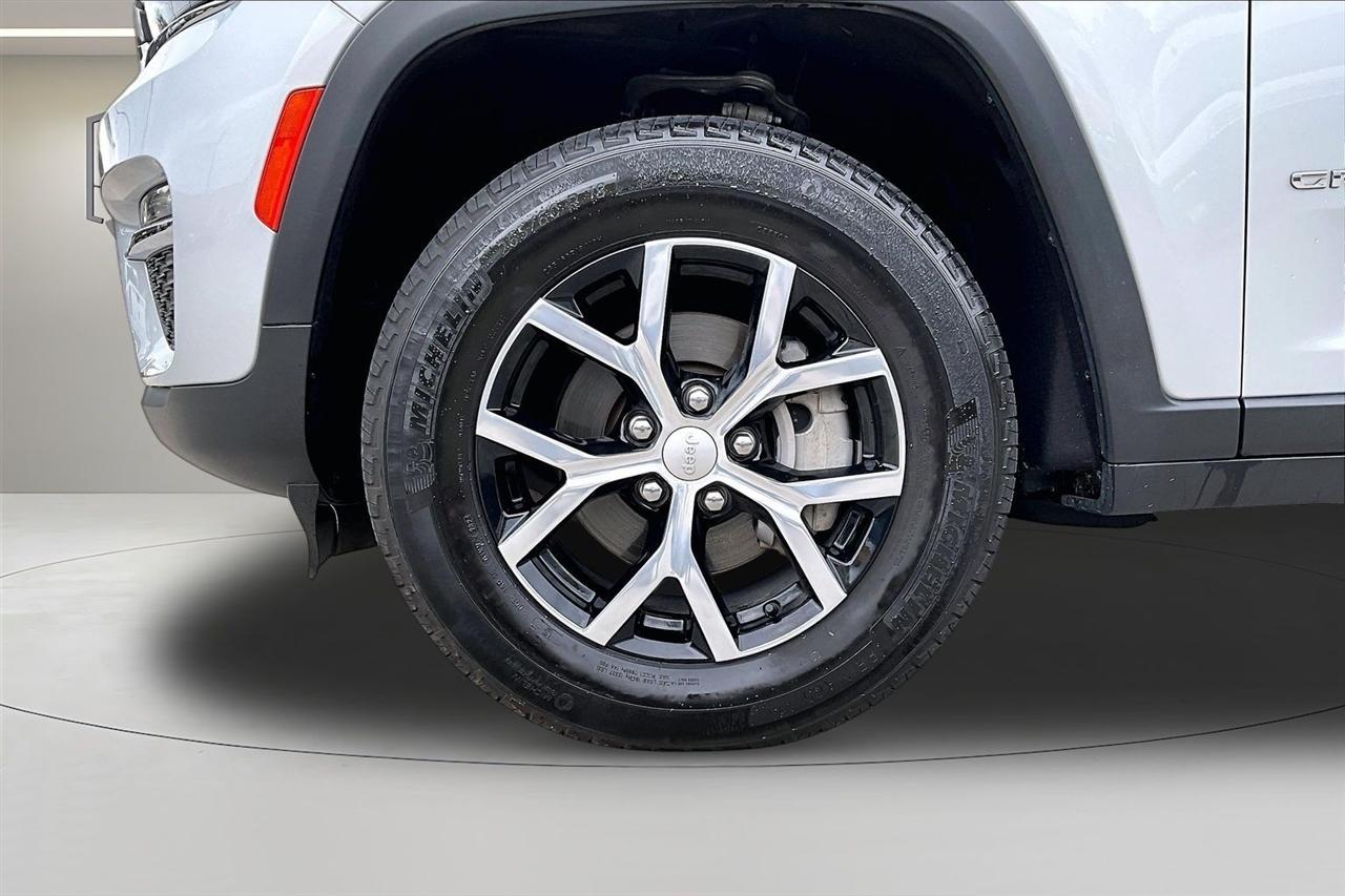 Jeep Grand Cherokee photo 34