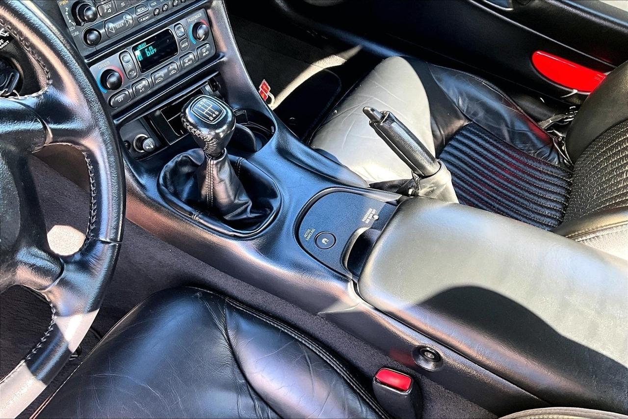Chevrolet Corvette photo 18