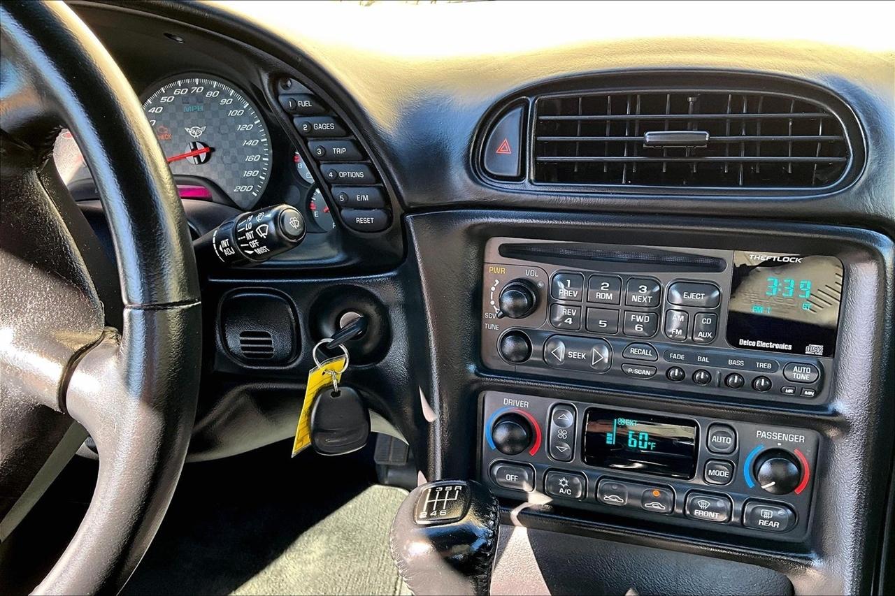 Chevrolet Corvette  2002