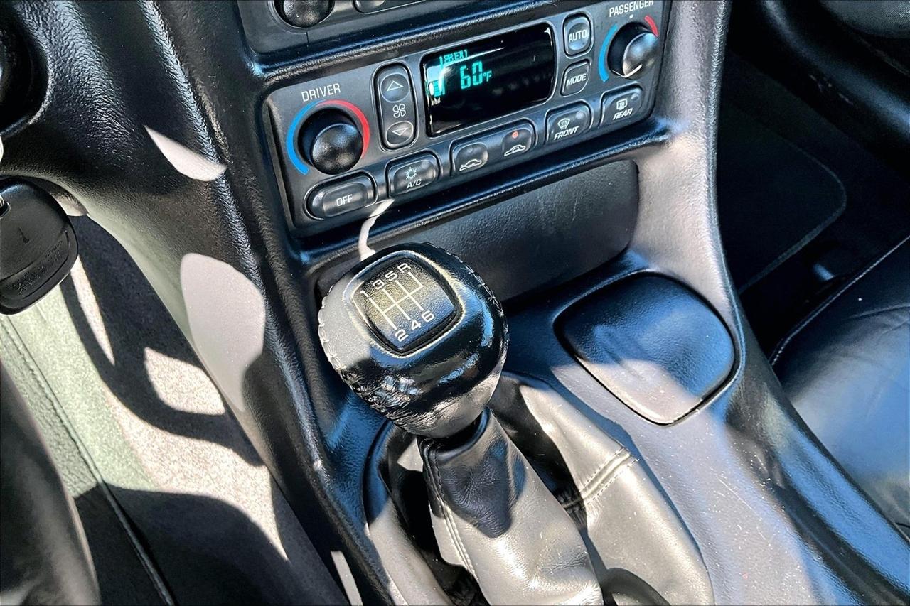 Chevrolet Corvette  2002