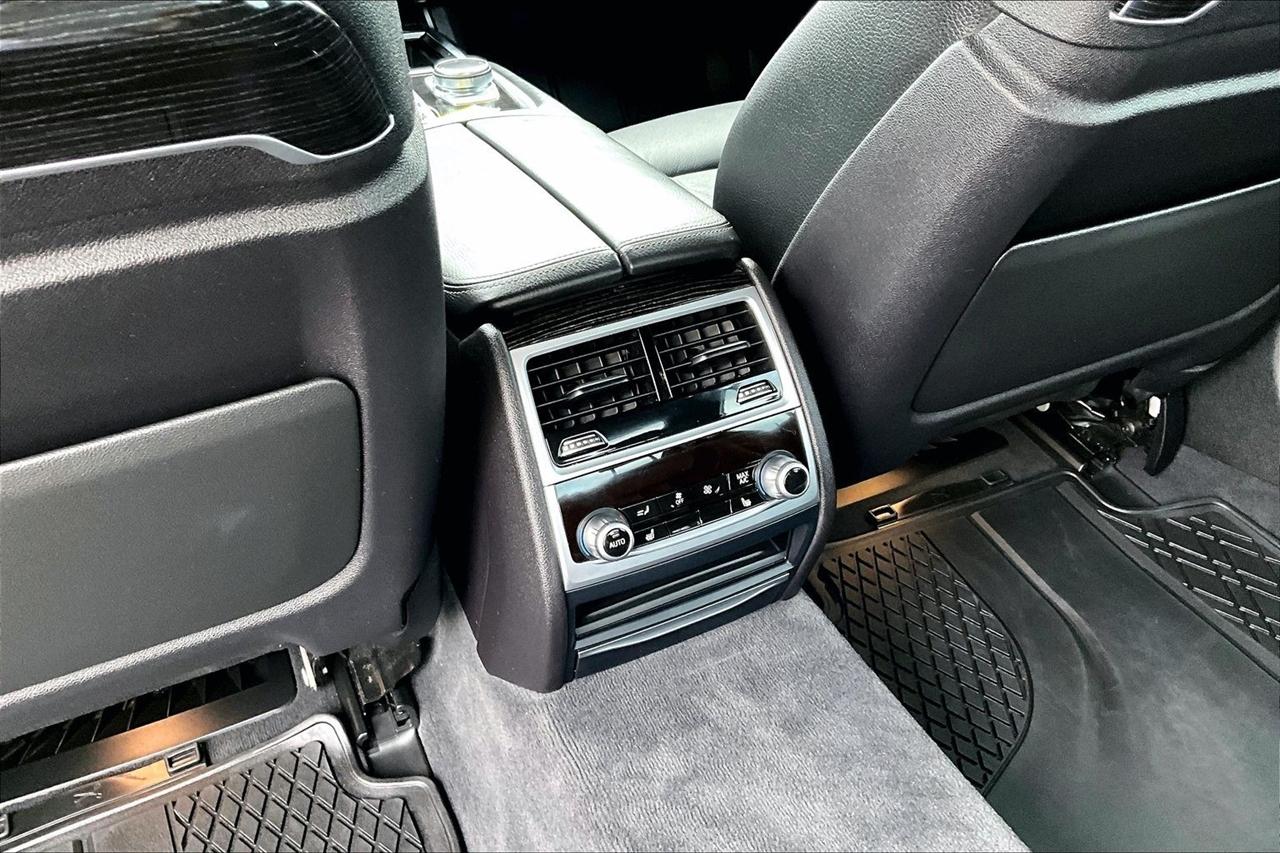 BMW 7 Series 740i xDrive Sedan 2019