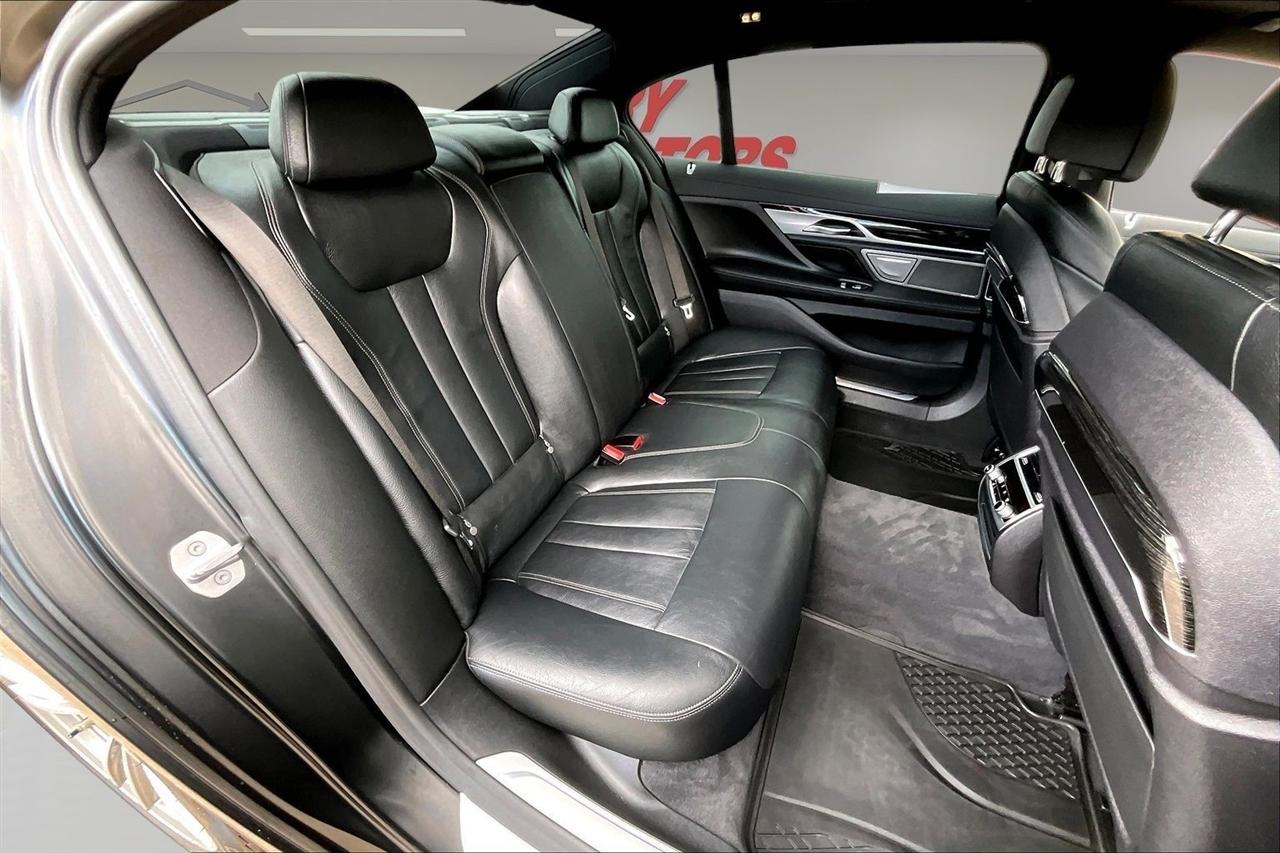 BMW 7 Series 740i xDrive Sedan 2019