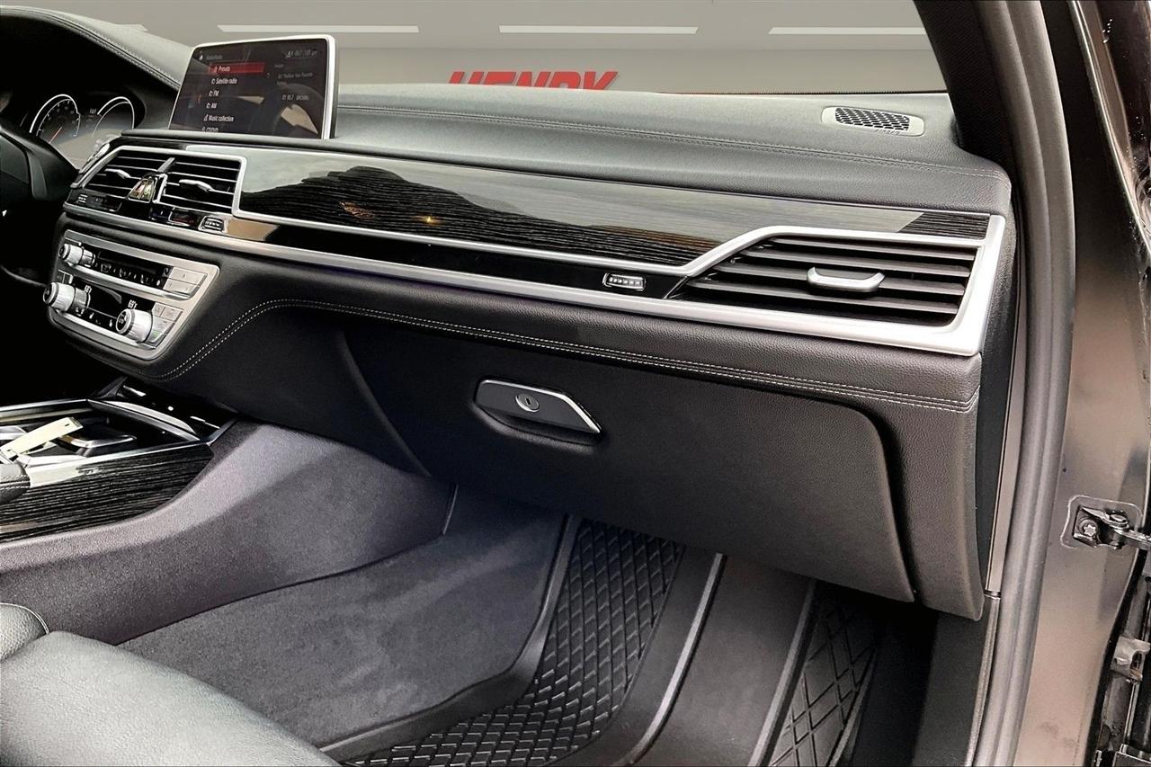 BMW 7 Series 740i xDrive Sedan 2019