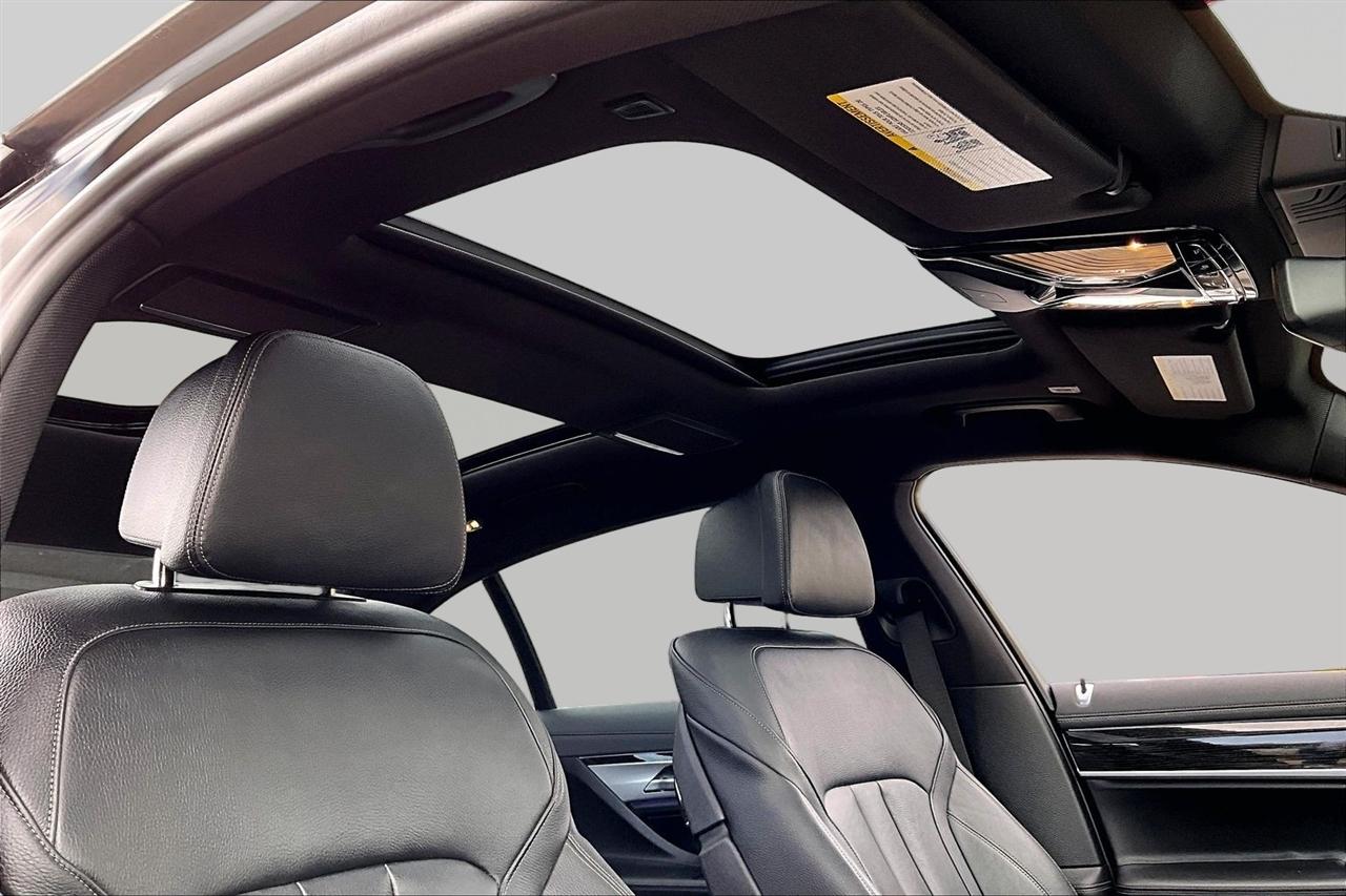 BMW 7 Series 740i xDrive Sedan 2019