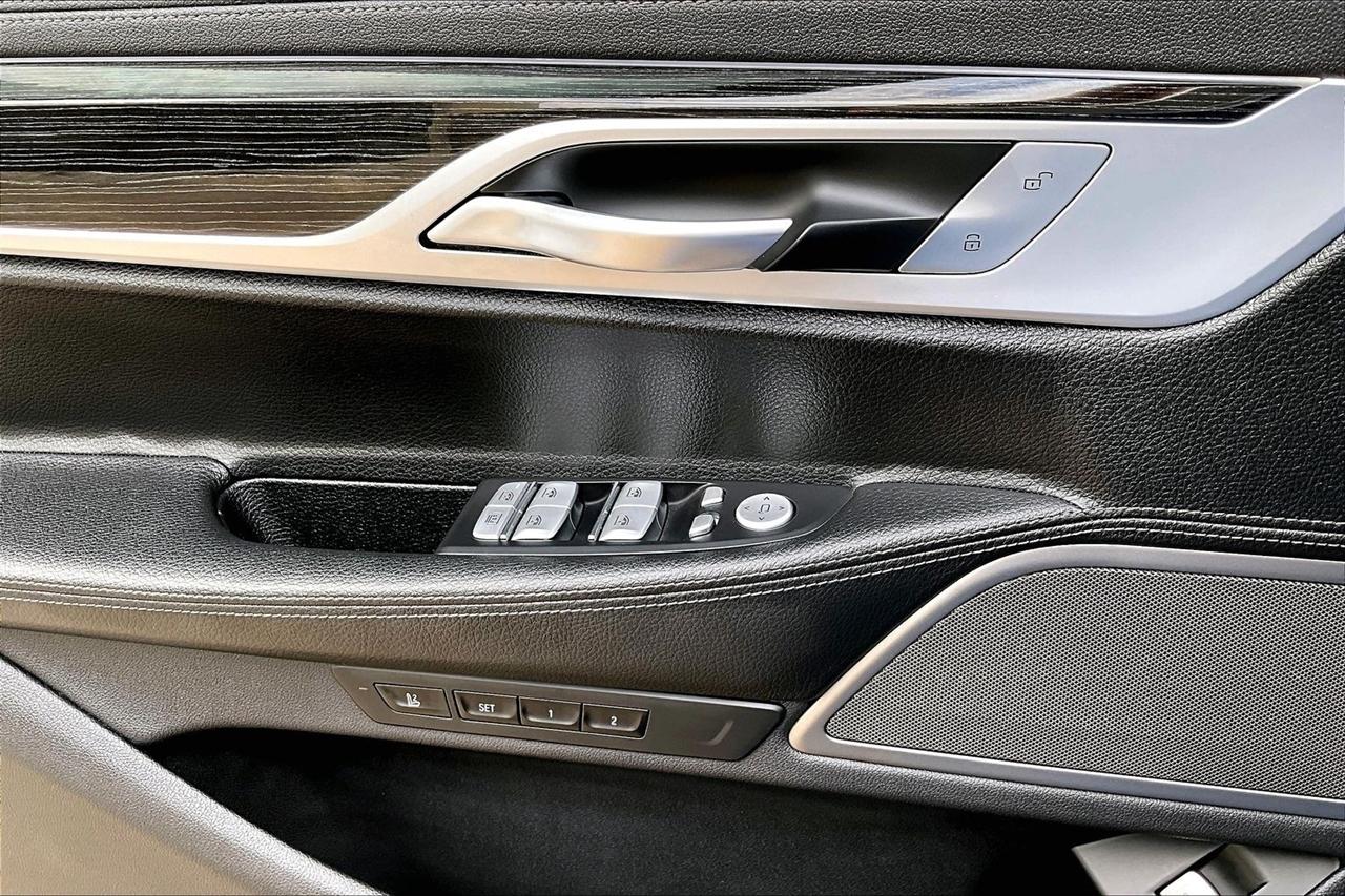 BMW 7 Series 740i xDrive Sedan 2019