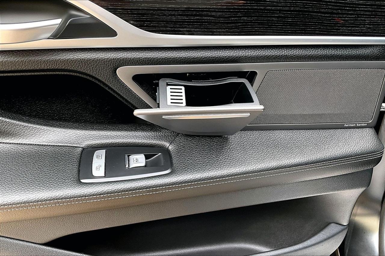 BMW 7 Series 740i xDrive Sedan 2019