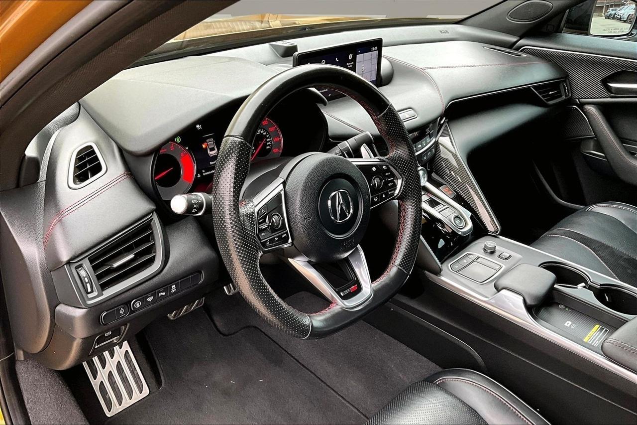 Acura TLX photo 18