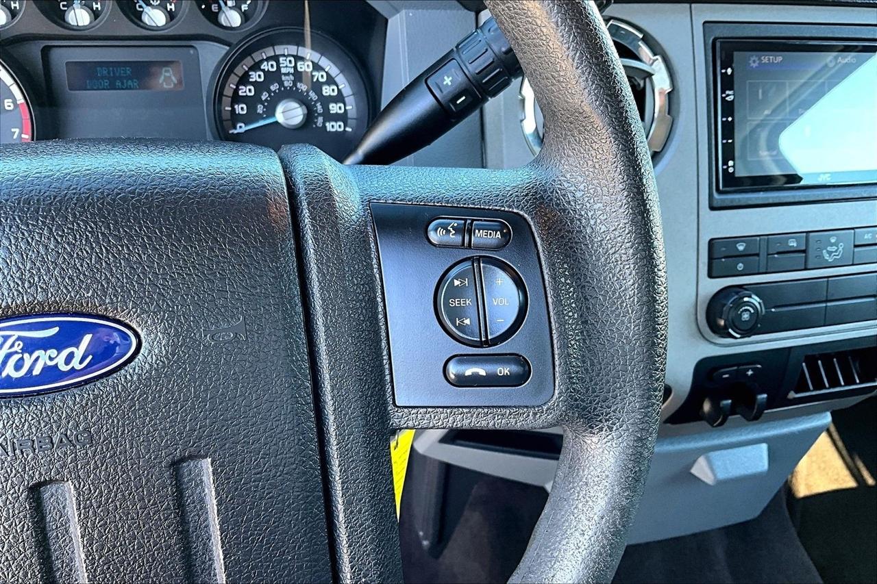 Ford Super Duty F-250 SRW 2WD Crew Cab 156" XLT 2016