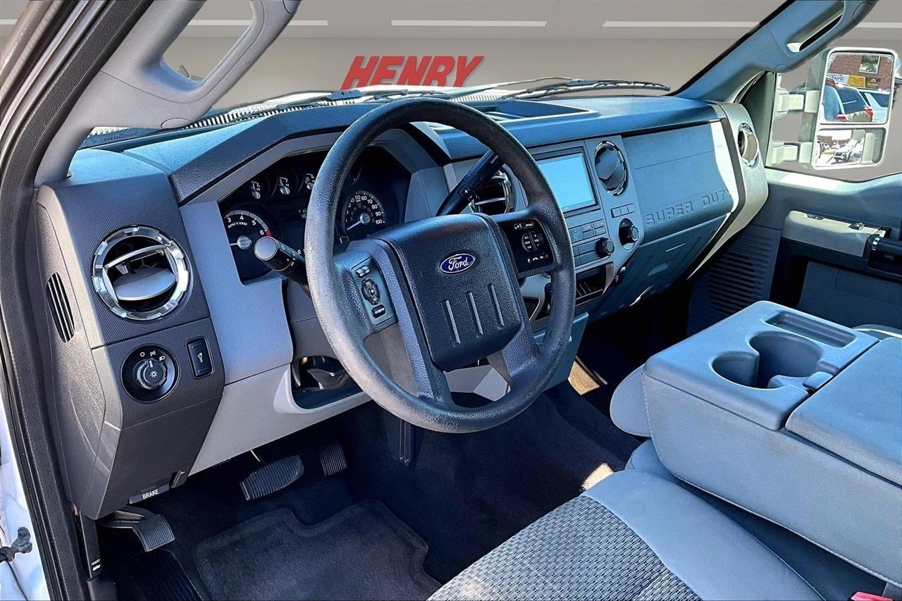 Ford Super Duty F-250 SRW 2WD Crew Cab 156" XLT 2016