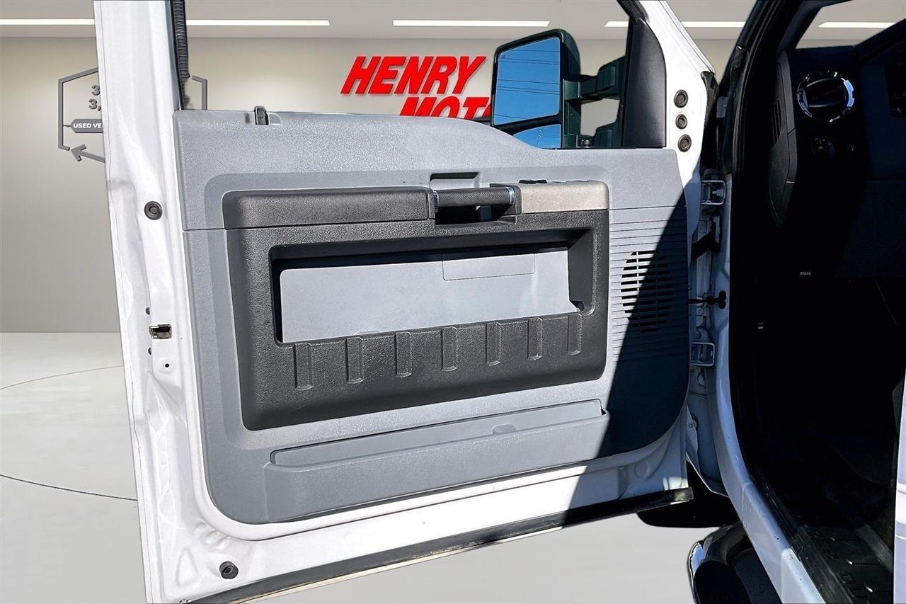 Ford Super Duty F-250 SRW 2WD Crew Cab 156" XLT 2016