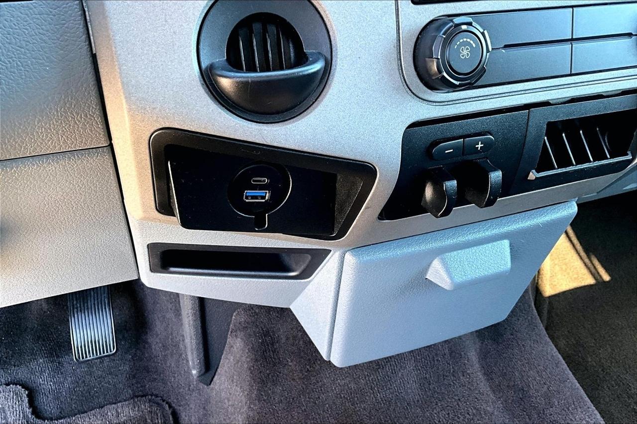 Ford F-250 photo 19