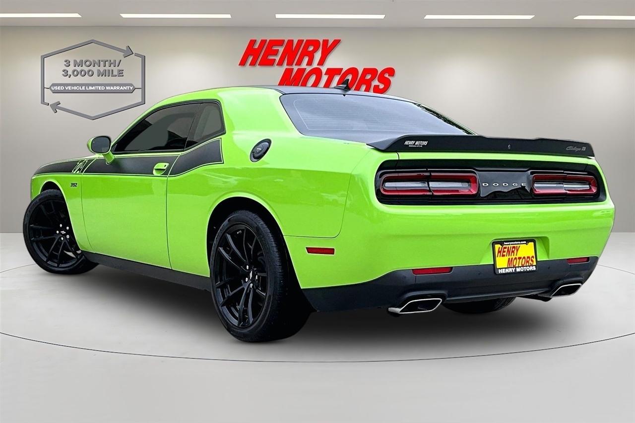 Dodge Challenger photo 4