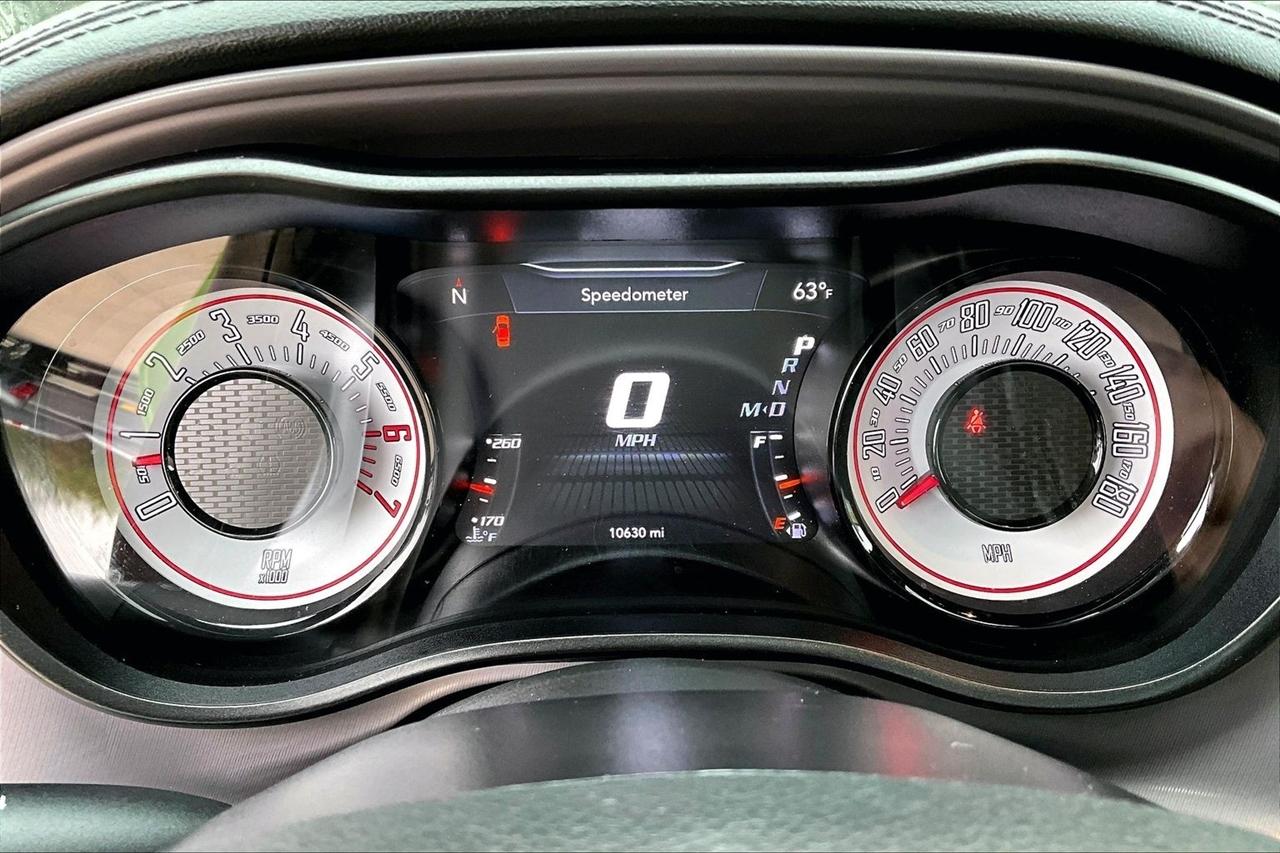 Dodge Challenger photo 12