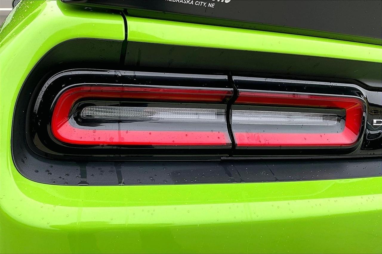 Dodge Challenger photo 24