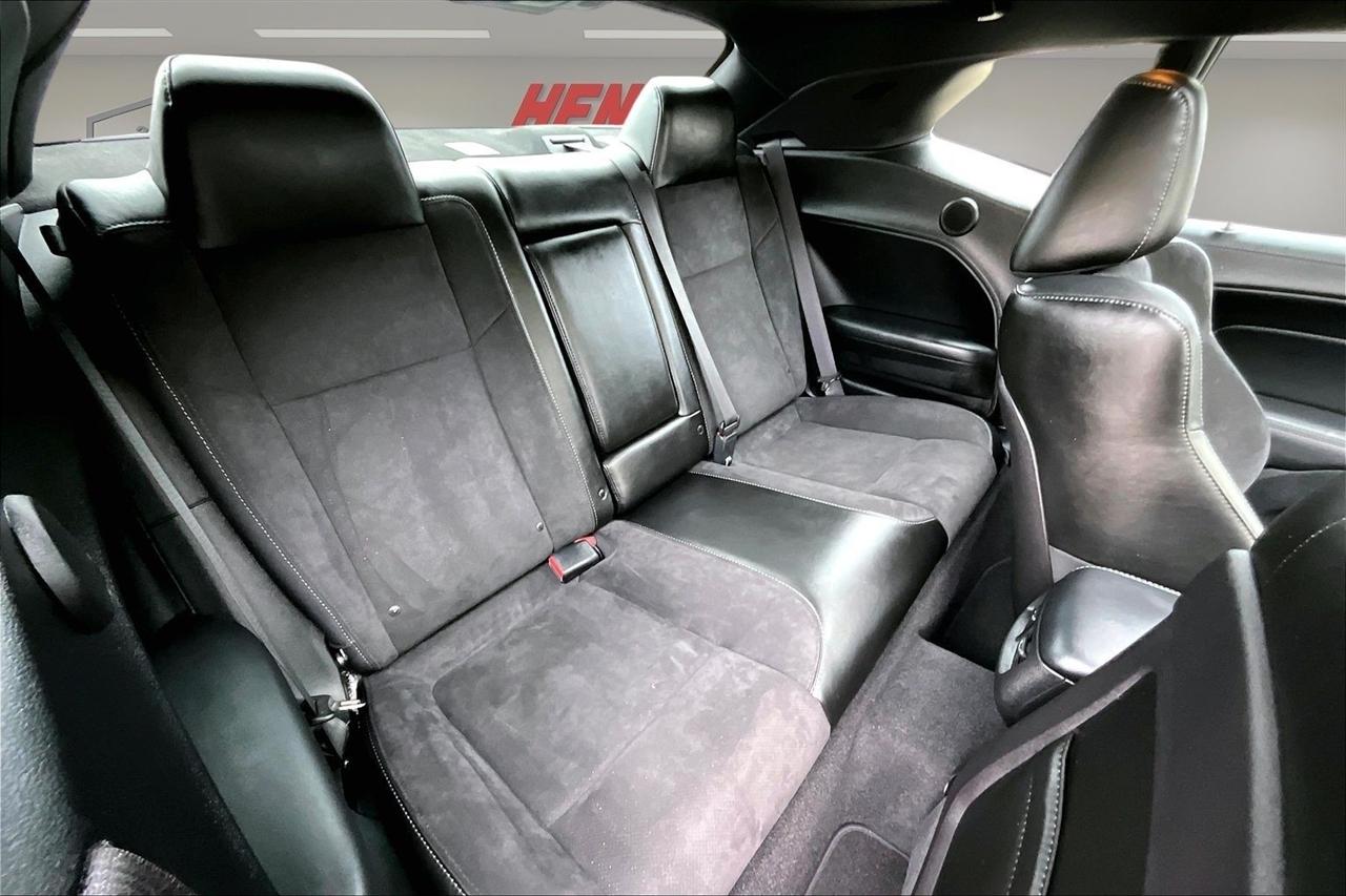 Dodge Challenger photo 26