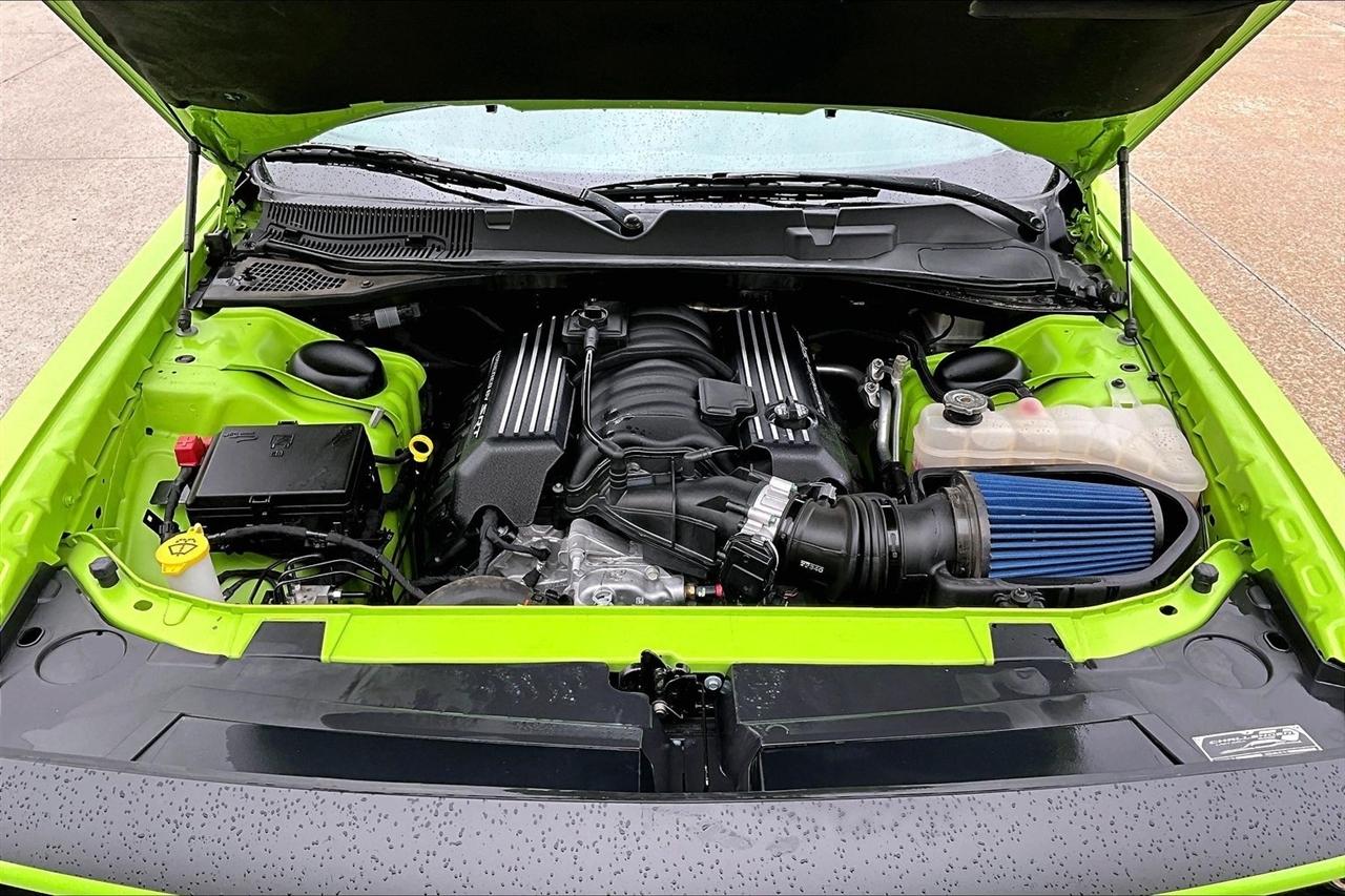 Dodge Challenger photo 31
