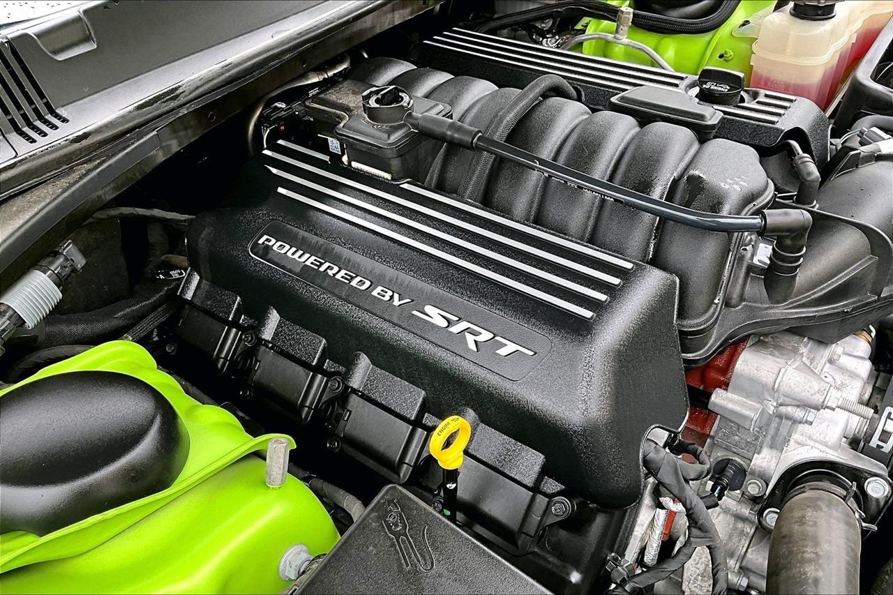Dodge Challenger photo 32