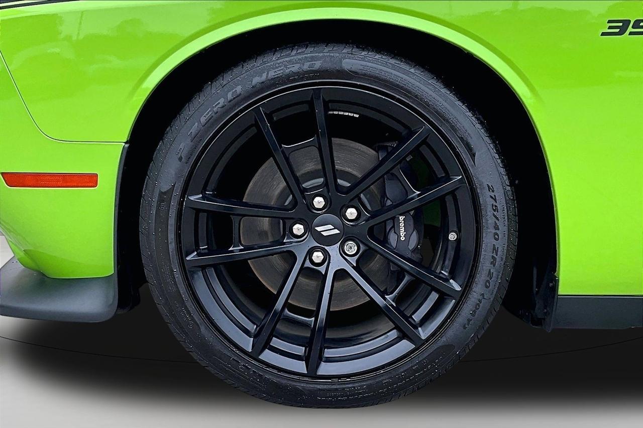 Dodge Challenger photo 35