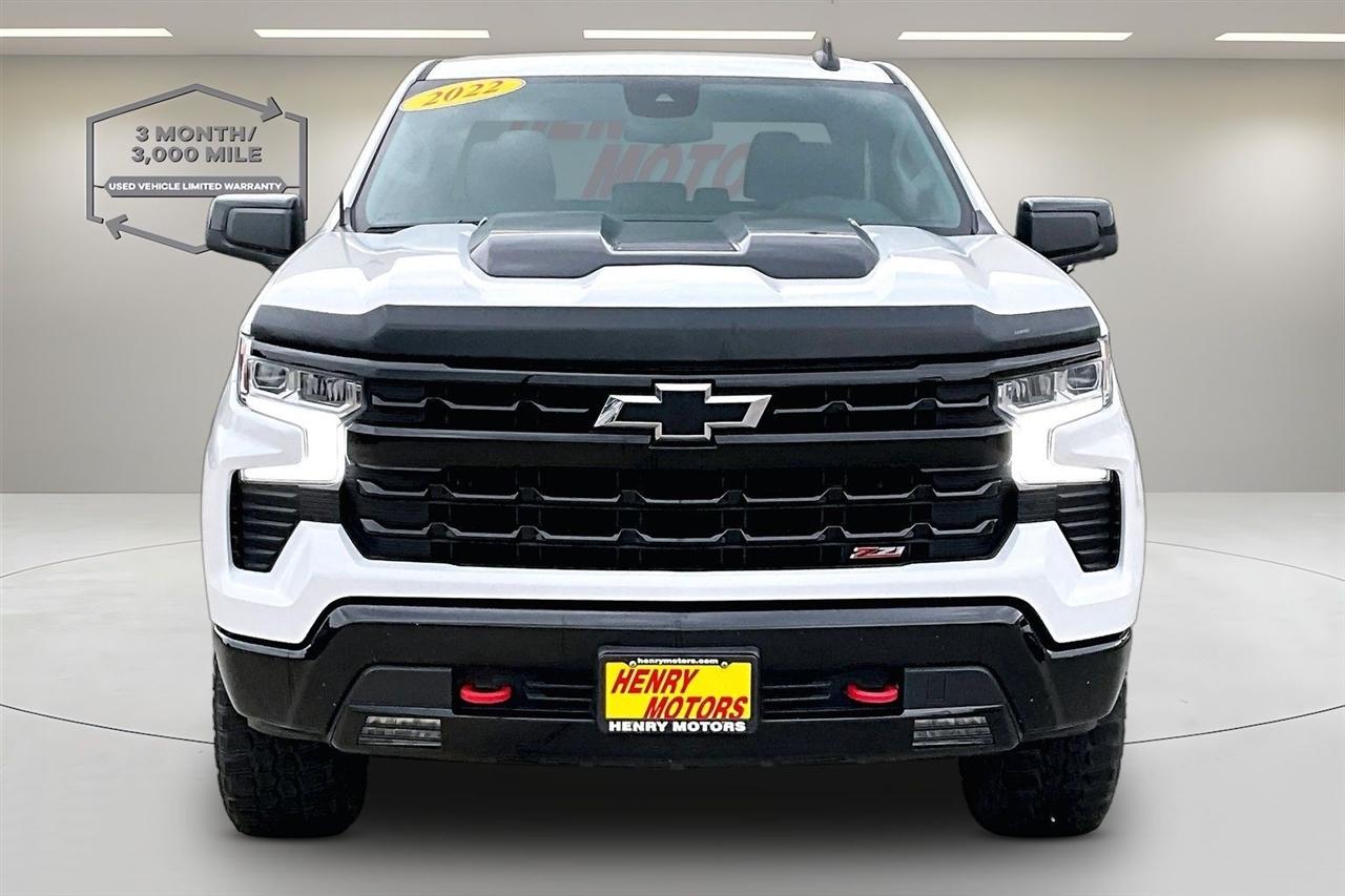Chevrolet Silverado photo 2