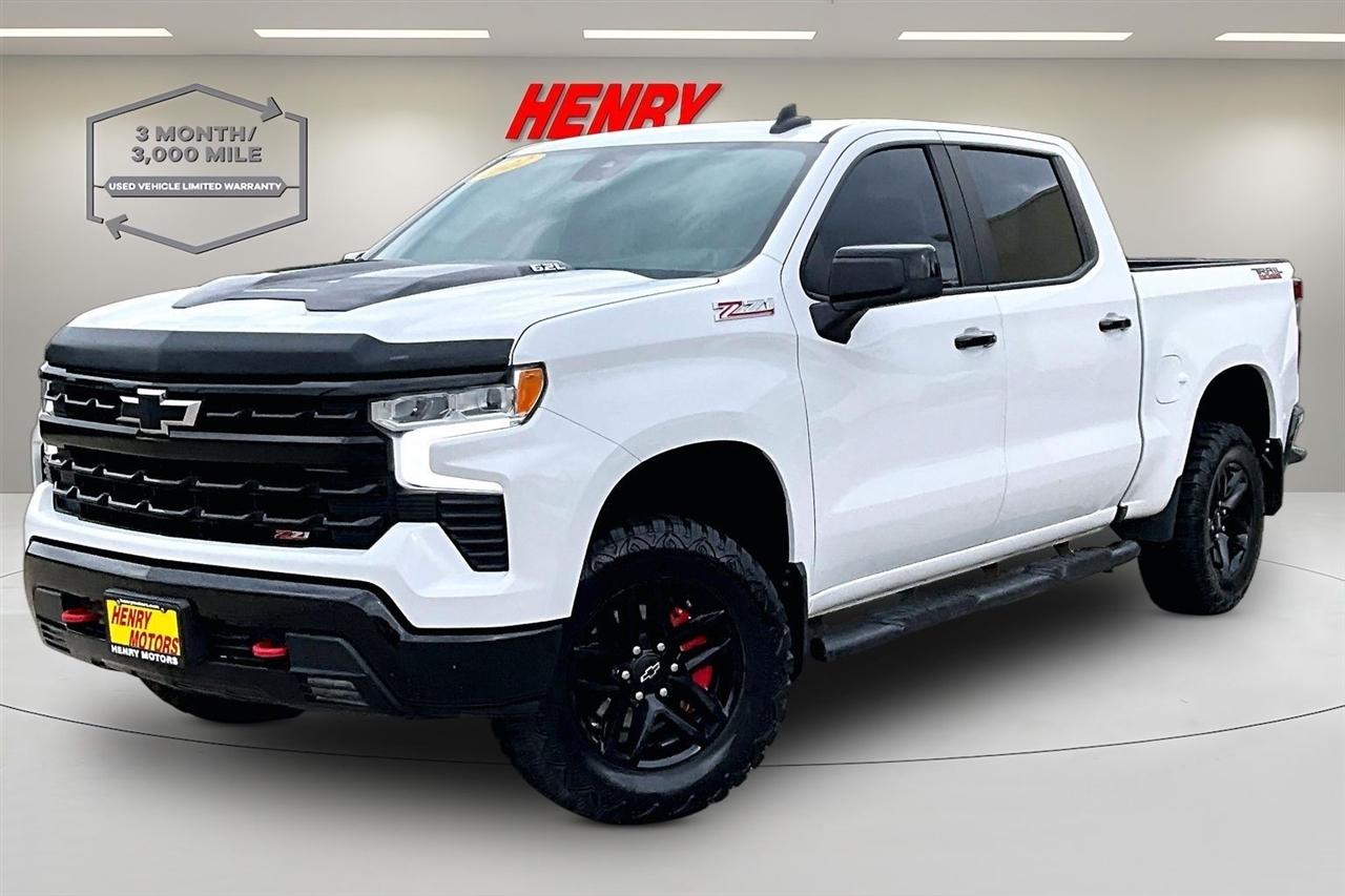 Chevrolet Silverado photo 3