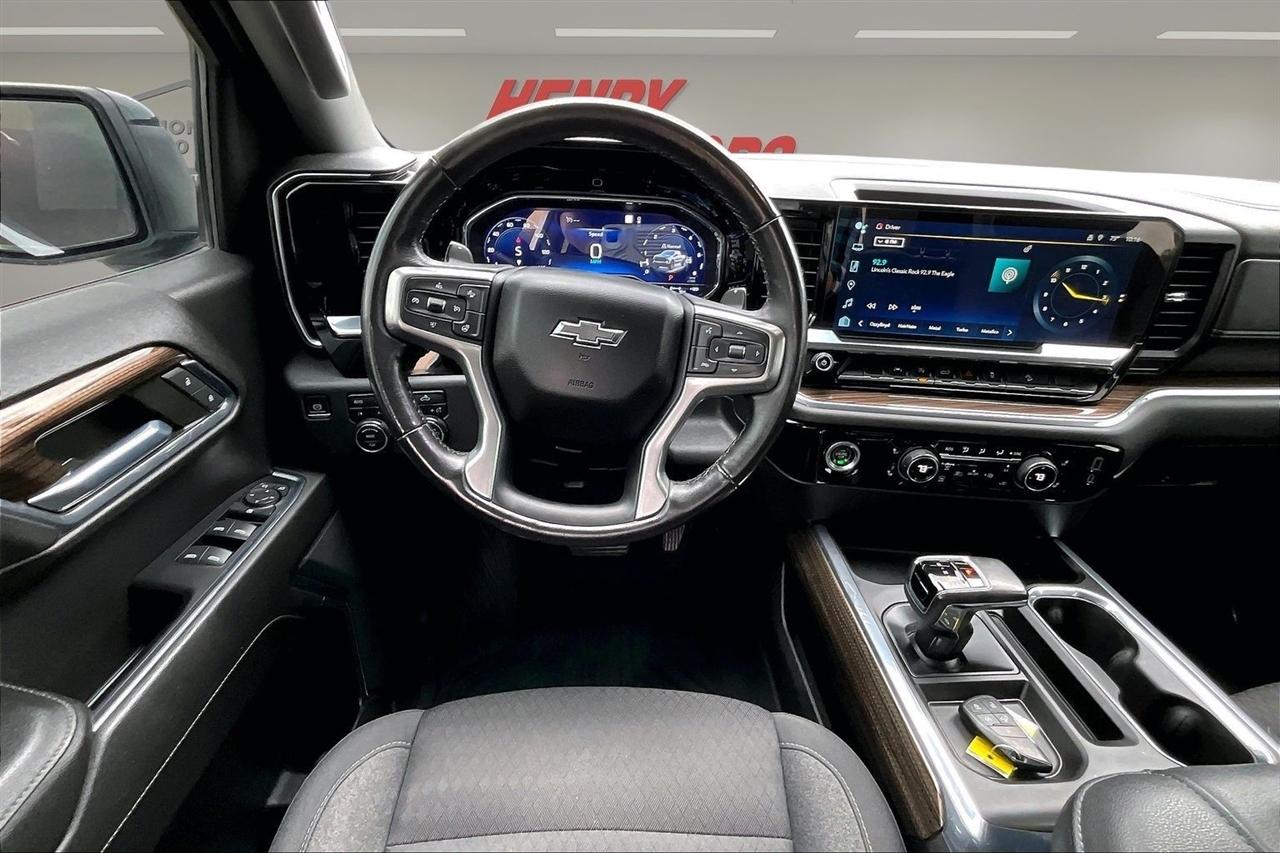 Chevrolet Silverado photo 9