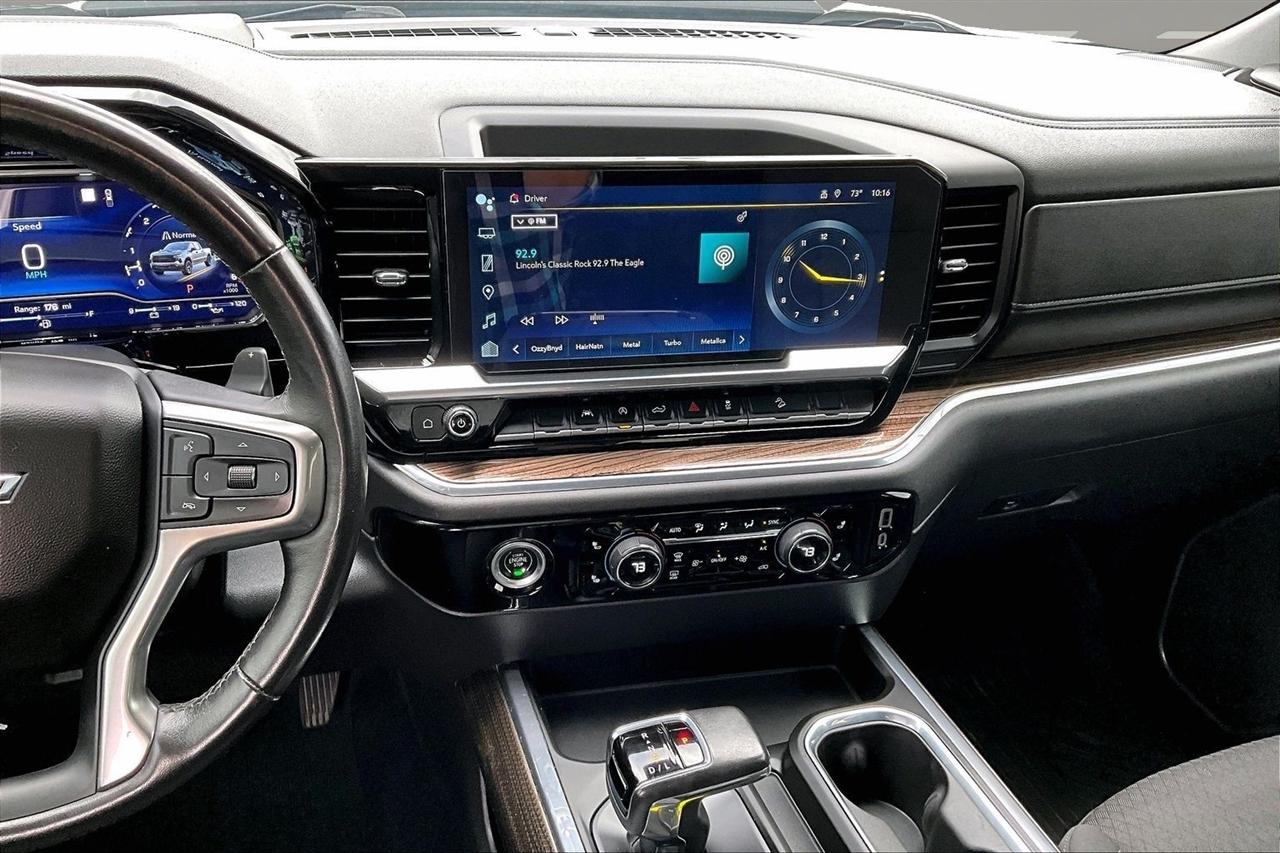 Chevrolet Silverado photo 10