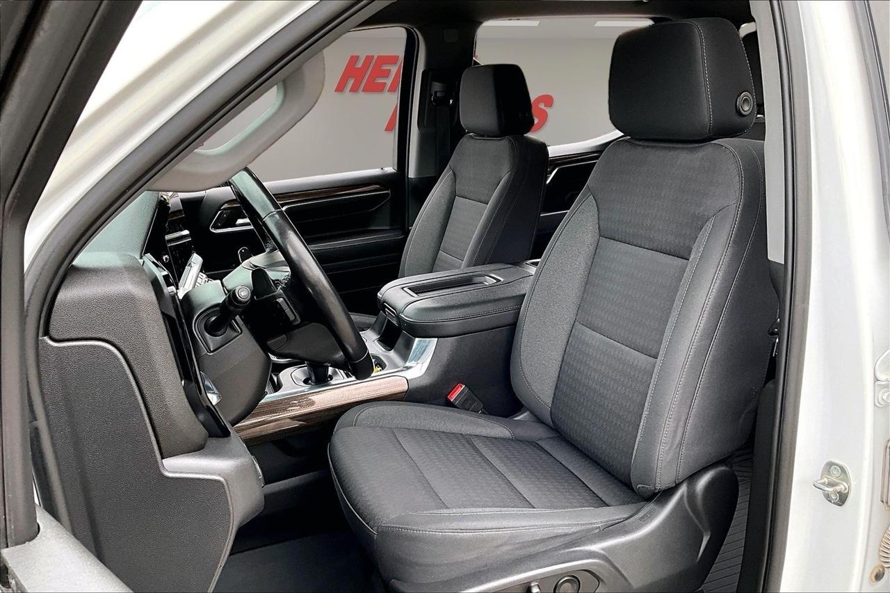 Chevrolet Silverado photo 23