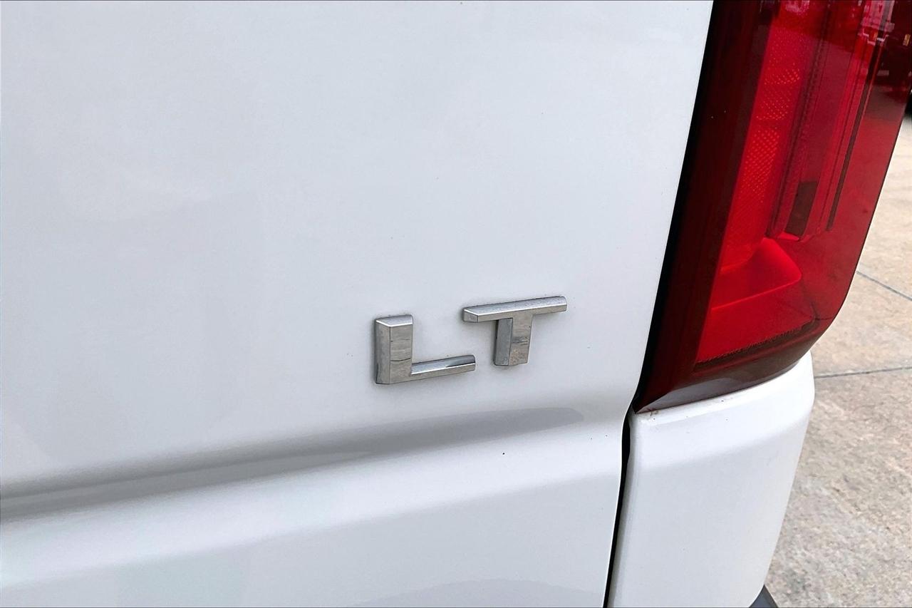 Chevrolet Silverado photo 26