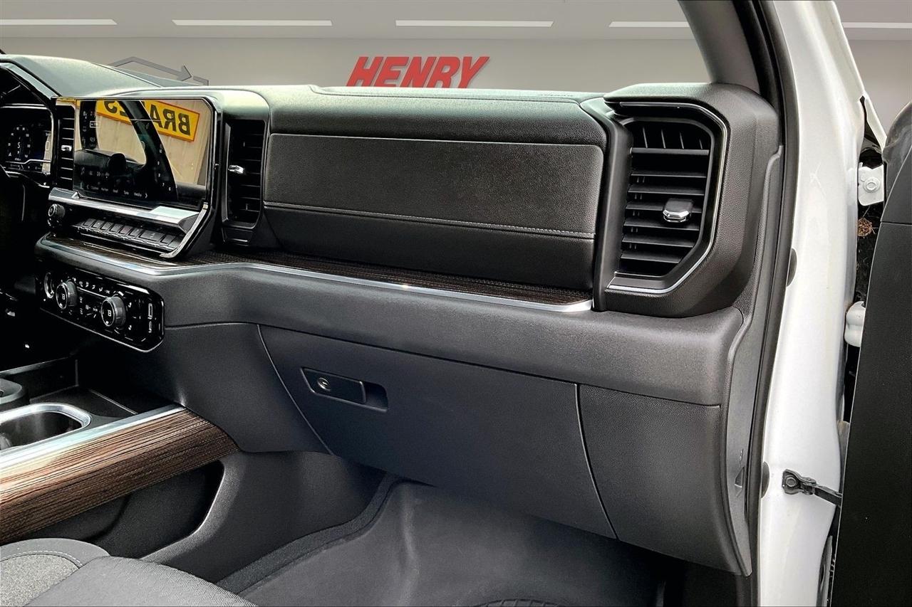 Chevrolet Silverado photo 28