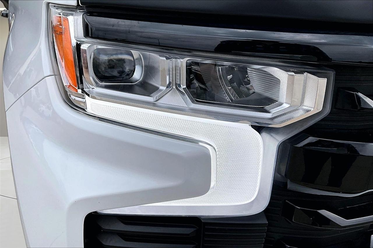 Chevrolet Silverado photo 32