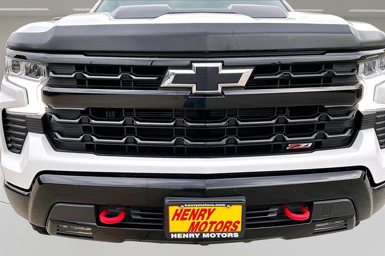 Chevrolet Silverado photo 33
