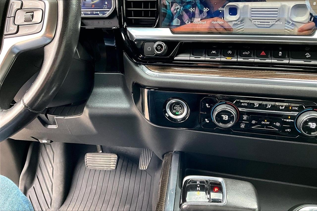 Chevrolet Silverado photo 35