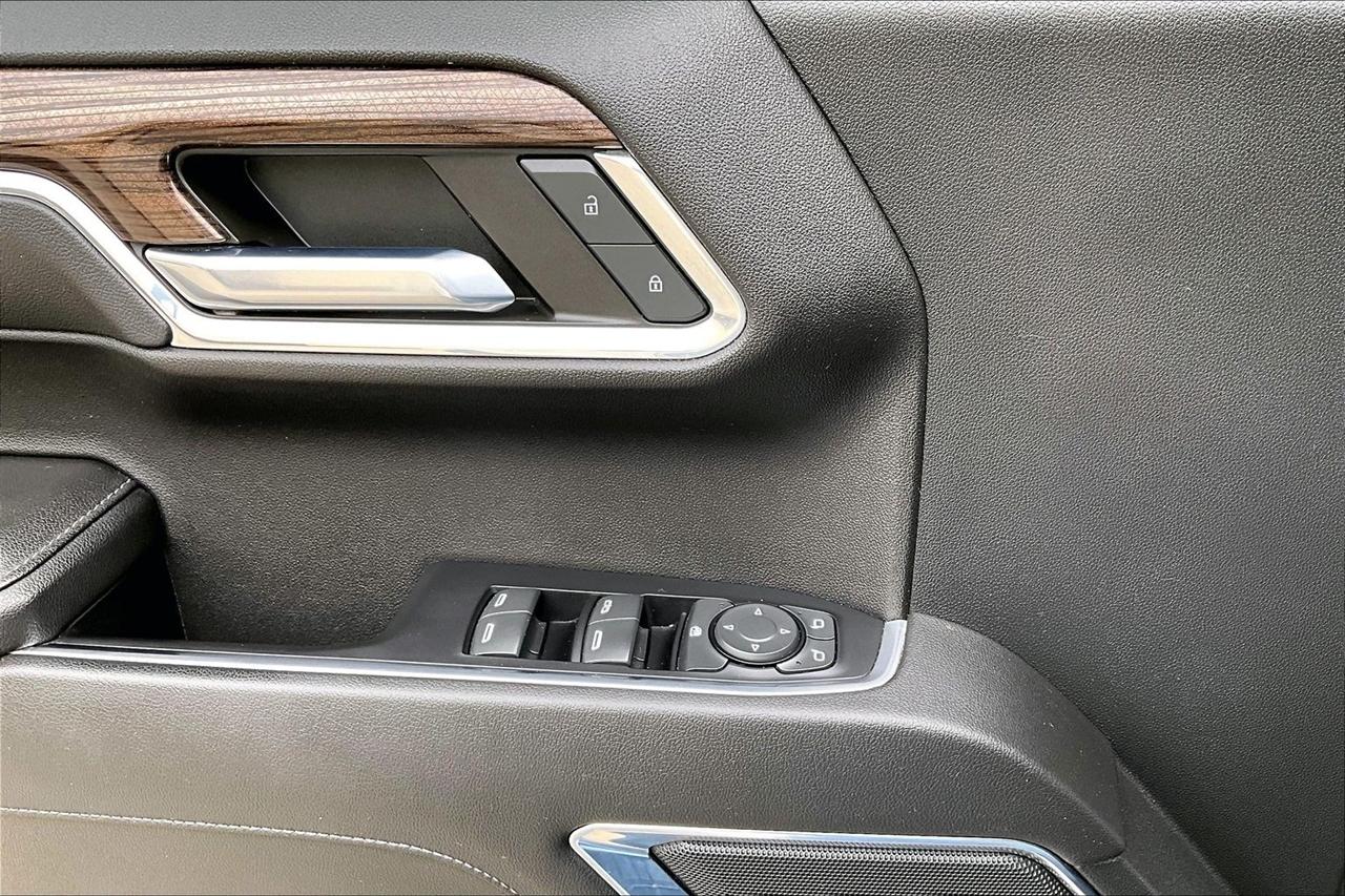 Chevrolet Silverado photo 37