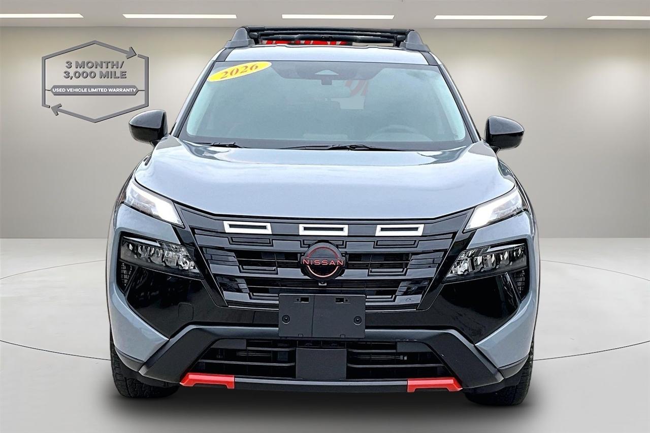 Nissan Rogue photo 2