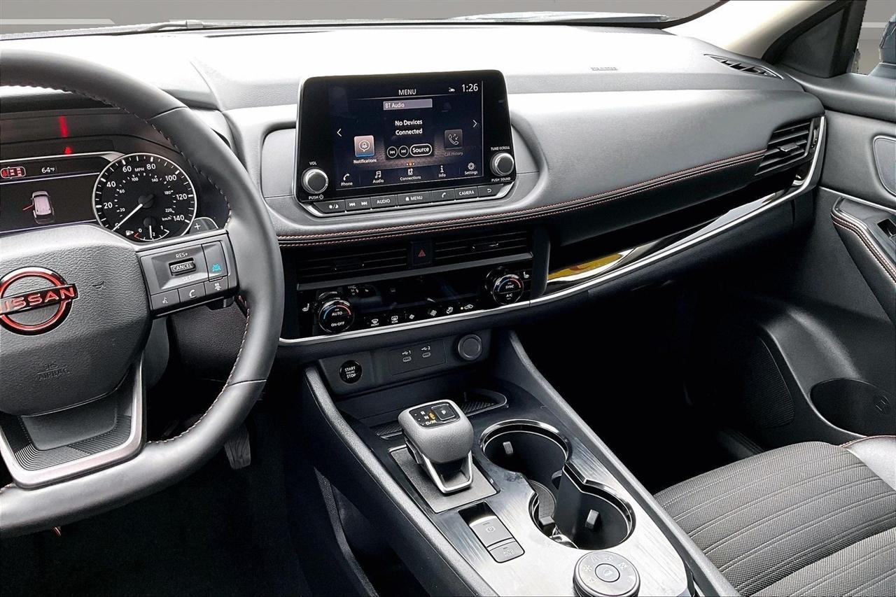 Nissan Rogue photo 9