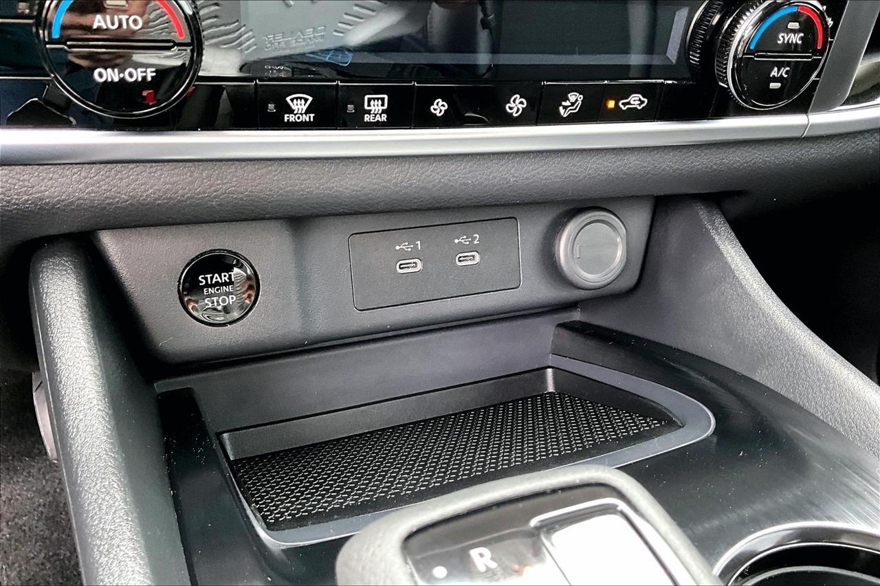 Nissan Rogue photo 17