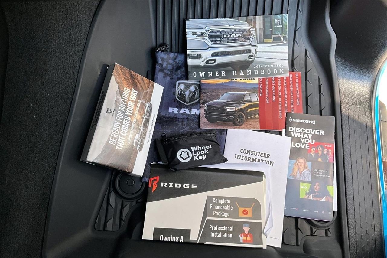 RAM 1500 Laramie 4x4 Crew Cab 5'7" Box 2024