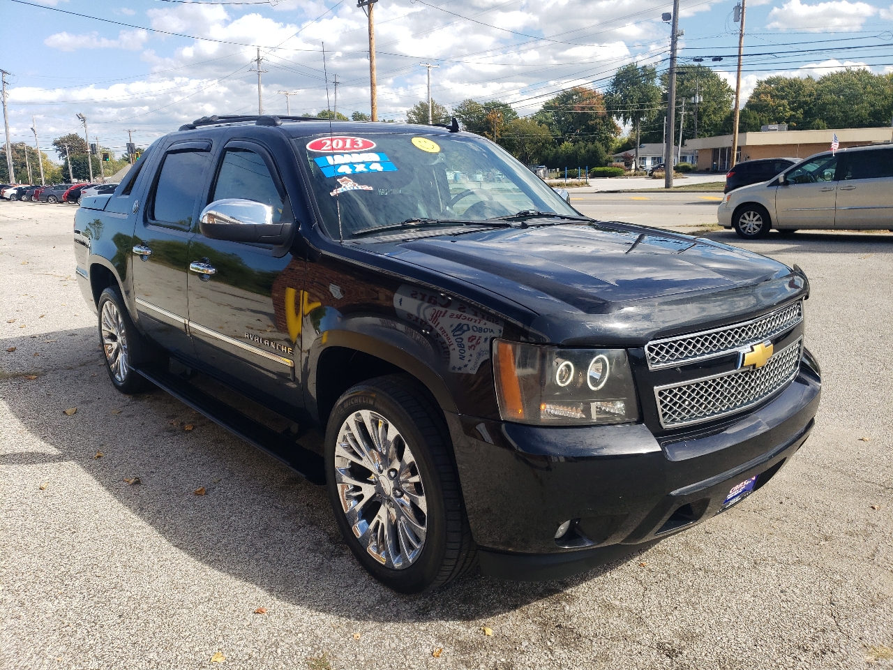 2013 Chevrolet Avalanche LTZ photo 2