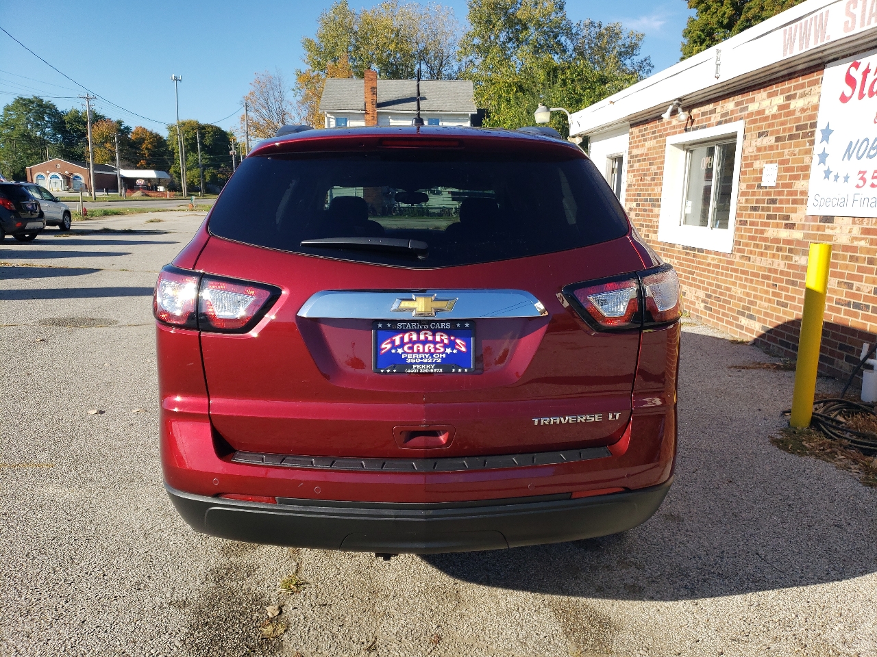 2015 Chevrolet Traverse 1LT photo 4