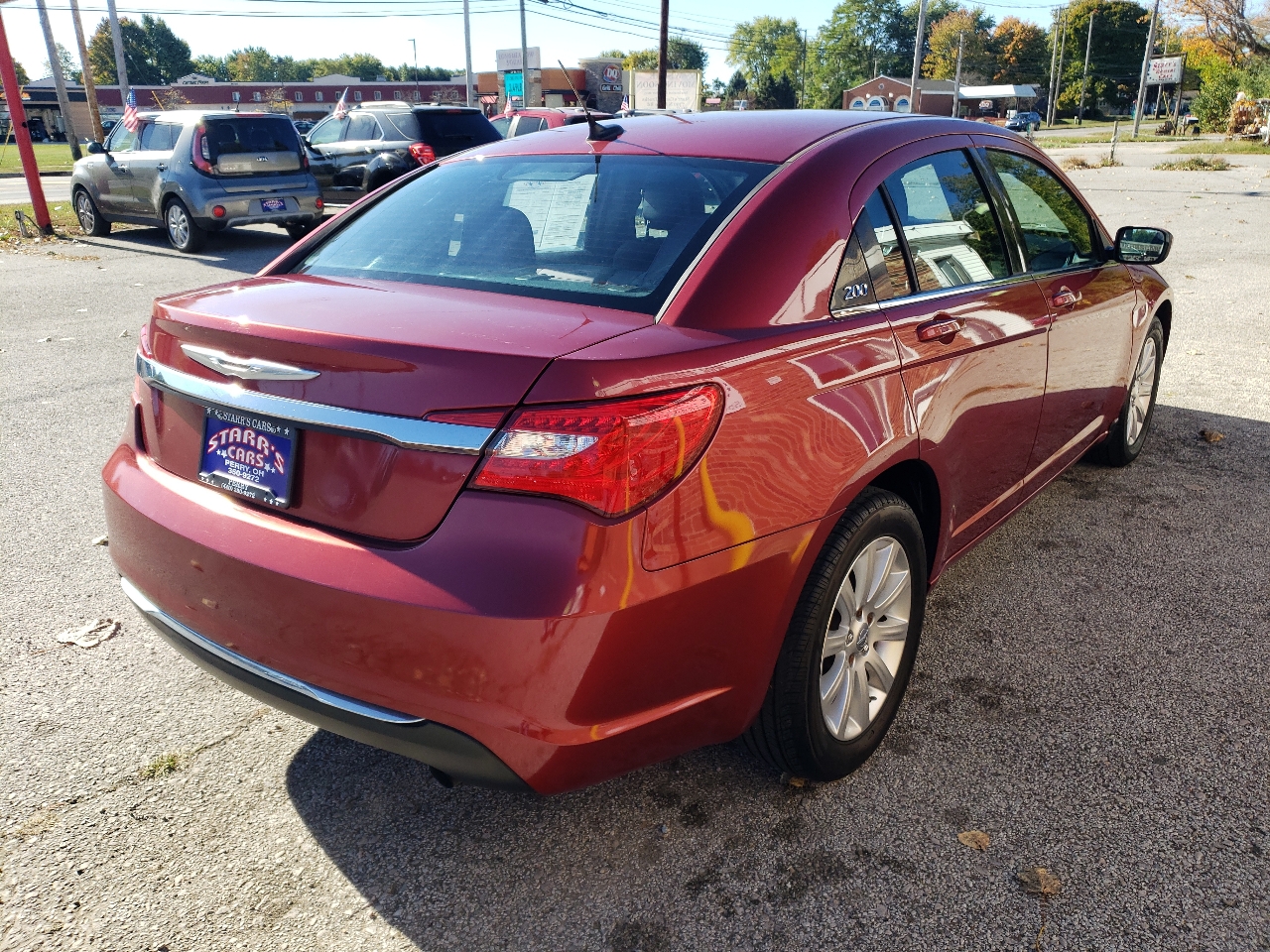 Chrysler 200 4dr Sdn Touring 2014 Chrysler 200 4dr Sdn Touring 2014