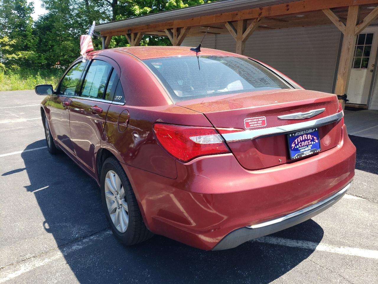 Chrysler 200 4dr Sdn Touring 2014