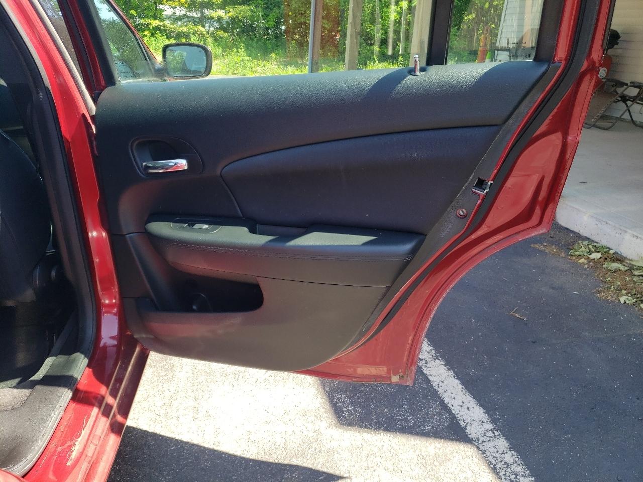 Chrysler 200 4dr Sdn Touring 2014